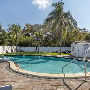  Apartment Refurbished Studio With Pool And Parking