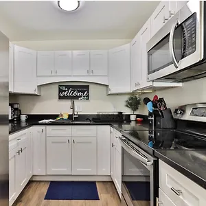 Lovely 2 Bedroom 1 Bathroom Minutes From The , Daytona Beach United States